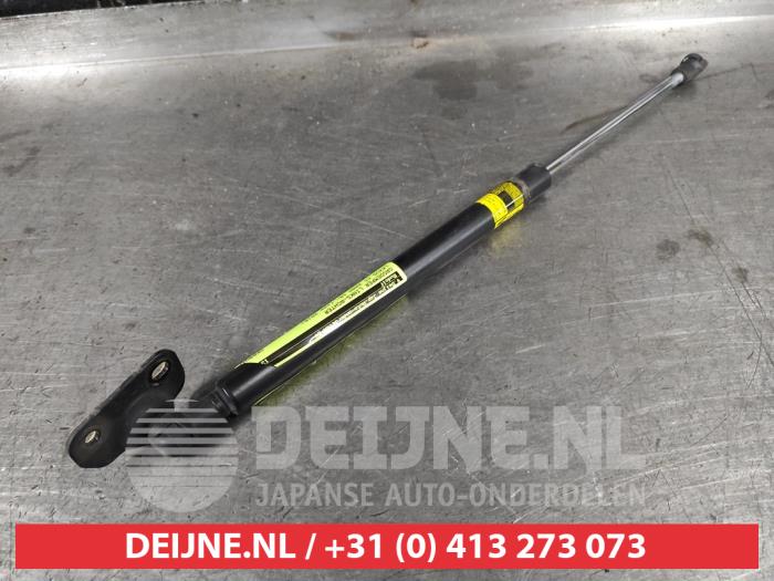 Lexus CT 200h Rear gas strut, left O582439