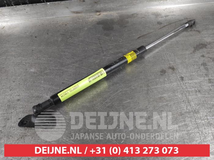 Lexus CT 200h Rear gas strut, right O582440