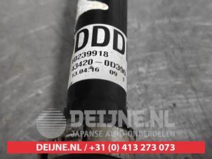 Toyota Yaris Front drive shaft, left O582496 photo 2