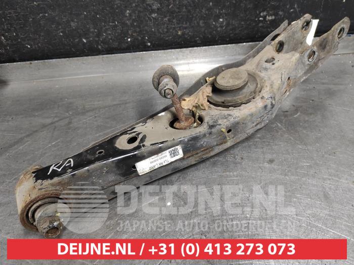 Hyundai Tucson Rear wishbone, right O582512