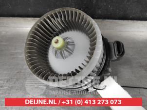 Toyota Avensis Heizung Belüftungsmotor O582774 foto 2