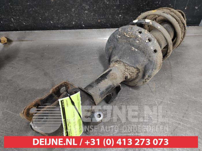 Subaru Outback Schokdemperpoot links-voor O583136