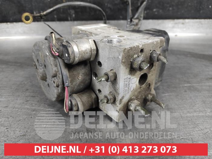 Gebruikte ABS Pomp Subaru Forester (SG) 2.5 16V XT Prijs € 75,00 Margeregeling aangeboden door V.Deijne Jap.Auto-onderdelen BV