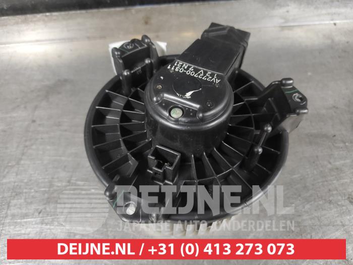 Suzuki Swift Kachel Ventilatiemotor O583249
