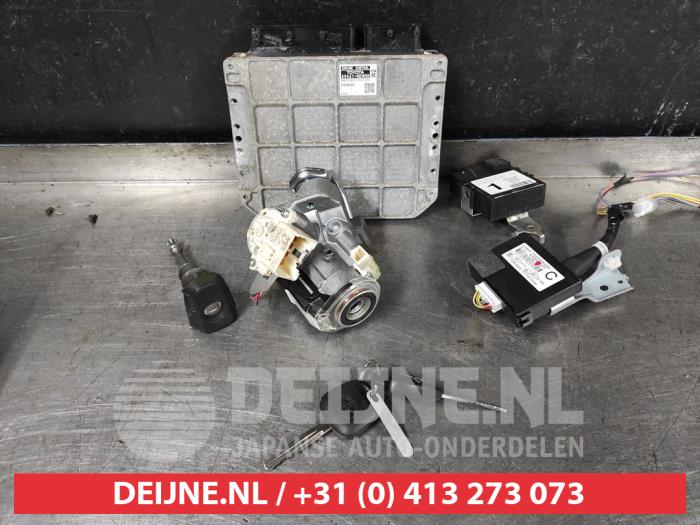 Toyota Auris Kontaktslot+Sleutel O583383