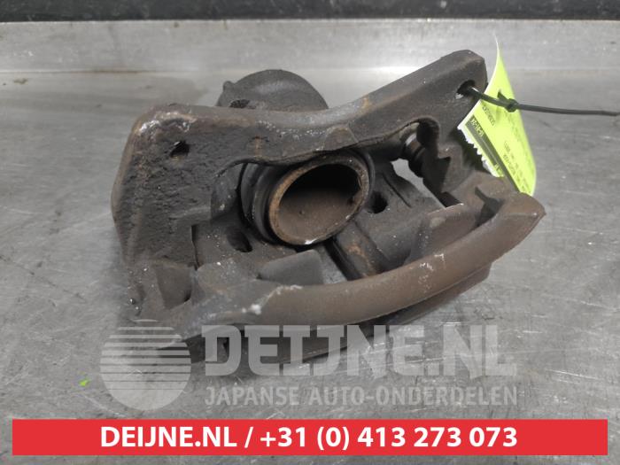 Mitsubishi Colt Remklauw (Tang) rechts-voor O583429
