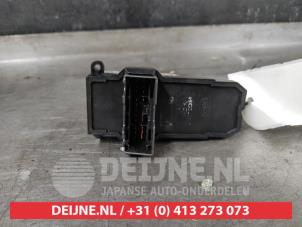 Honda CR-V Combischakelaar ramen O583536 foto 2
