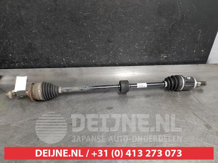 Aandrijfas rechts-voor van een Suzuki Swift (ZA/ZC/ZD) 1.2 16V 2014