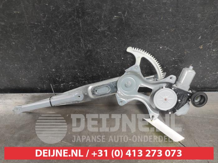 Toyota Verso-S Ruitmechaniek 4Deurs links-voor O583793