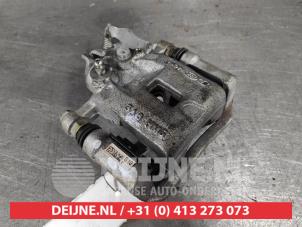 Kia Picanto Remklauw (Tang) links-achter O584292 foto 2