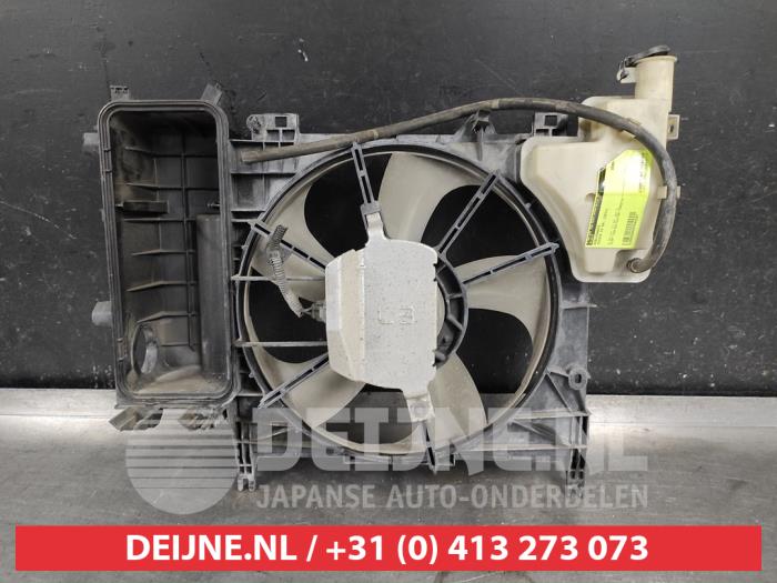 Toyota IQ Cooling fan housing O584297