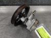 Stuurbekrachtiging Pomp van een Mitsubishi Space Star (DG), 1998 / 2004 1.3 16V, MPV, Benzine, 1.299cc, 60kW (82pk), FWD, 4G13, 2000-09 / 2004-12, DG1A 2004