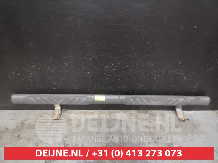 Nissan Navara Treeplank links O584351