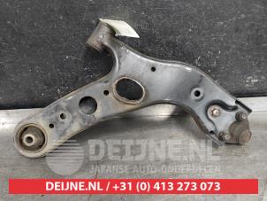 Toyota Rav-4 Querlenker unten links vorne O584367 foto 2