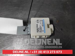 Gebruikte Keyless entry antenne Mazda CX-30 (DM) 2.0 e-SkyActiv-G 122 16V Prijs op aanvraag aangeboden door V.Deijne Jap.Auto-onderdelen BV