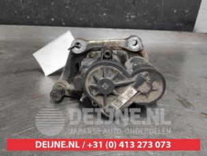 Mazda CX-30 Remklauw (Tang) rechts-achter O584559 foto 2