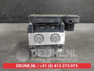 Nissan Pulsar ABS pump O584690 photo 3