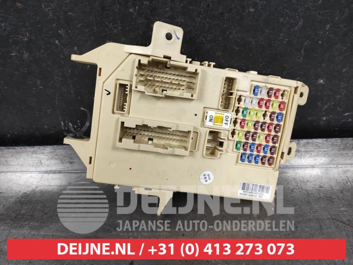 Kia Carens Fuse box O584802
