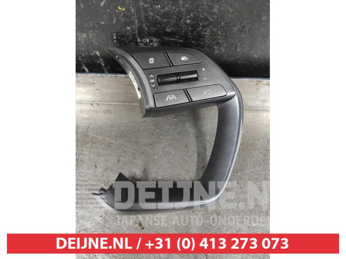 Hyundai Bayon Steering wheel switch O584862