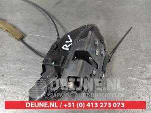 Mazda 3 Front door lock mechanism 4-door, right O585817 photo 3