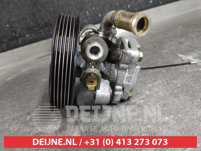 Gebruikte Servopomp Mazda 3 Sport (BK) 1.6i 16V Prijs € 35,00 Margeregeling aangeboden door V.Deijne Jap.Auto-onderdelen BV