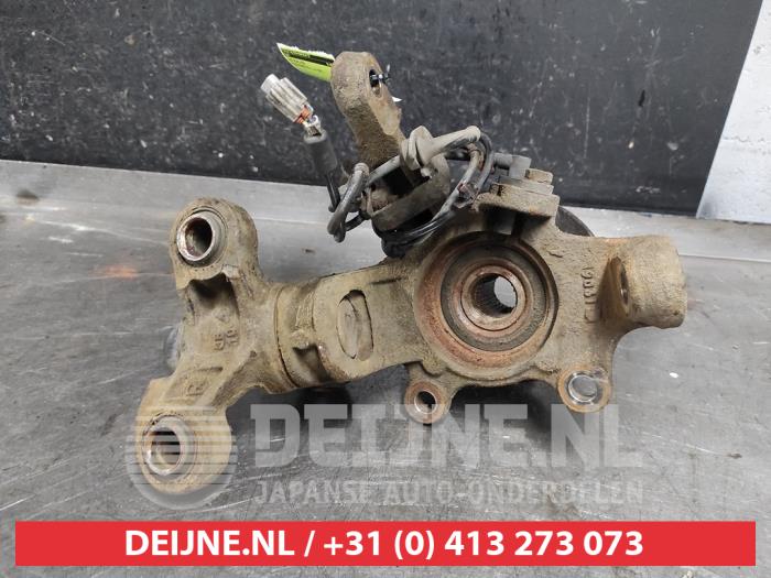 Nissan Primera Fusee rechts-voor O585859