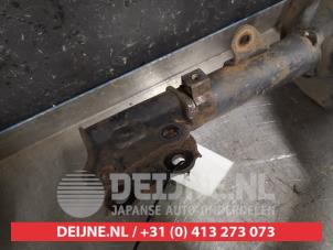Hyundai Coupe Stoßdämpferstrebe rechts hinten O586097 foto 2