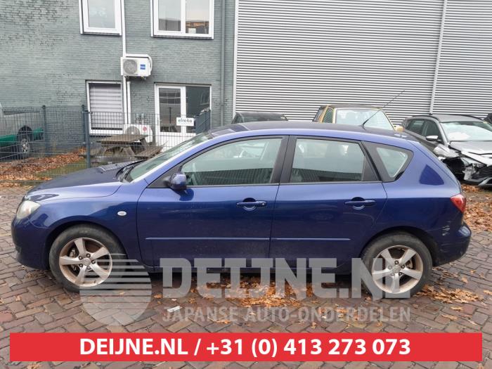 Mazda 3 Tür 4-türig links vorne O586196