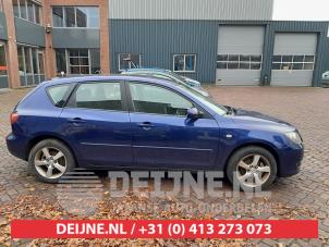 Gebruikte Ruit Extra 4Deurs rechts-achter Mazda 3 Sport (BK) 1.6i 16V Prijs € 30,00 Margeregeling aangeboden door V.Deijne Jap.Auto-onderdelen BV