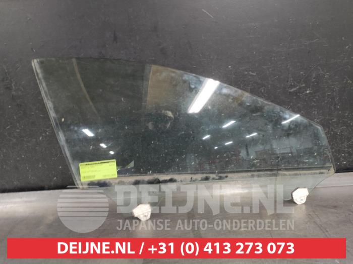 Mazda 3 Türscheibe 4-türig rechts vorne O586302