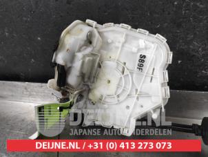 Mazda 3 Deurslot Mechaniek 4Deurs rechts-voor O586303 foto 2