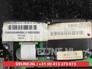Nissan Navara Navigation Bedienfeld O586512 foto 3