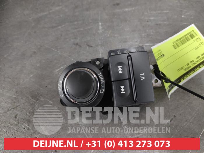 Nissan Navara Radiobedienfeld O586514