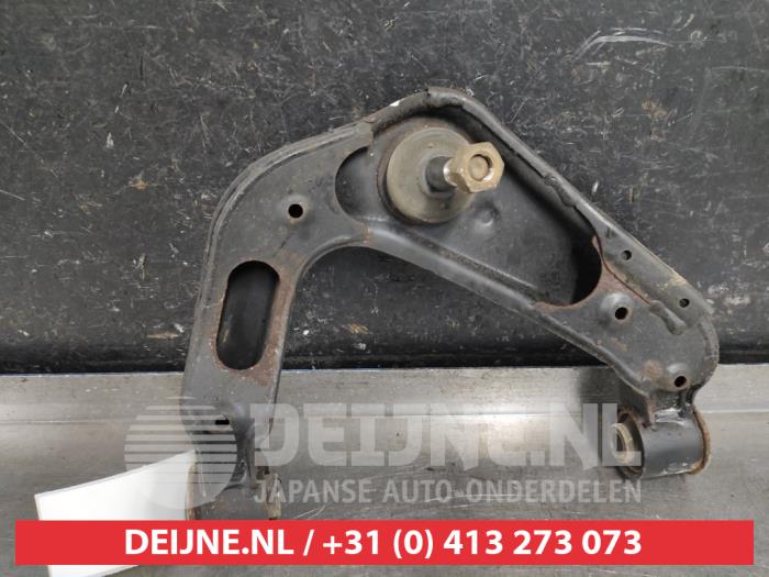 Nissan Navara Draagarm Boven links-voor O586528