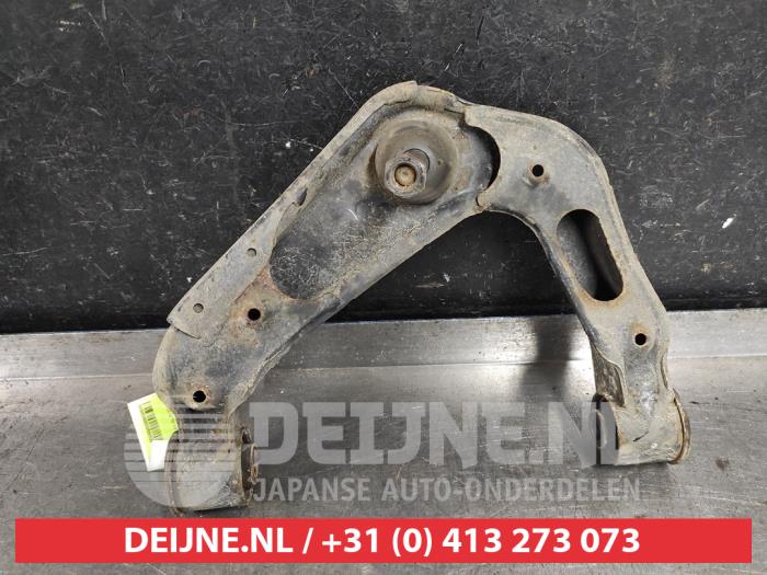 Nissan Navara Querlenker oben rechts vorne O586529