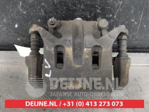 Nissan Navara Remklauw (Tang) links-voor O586534 foto 3