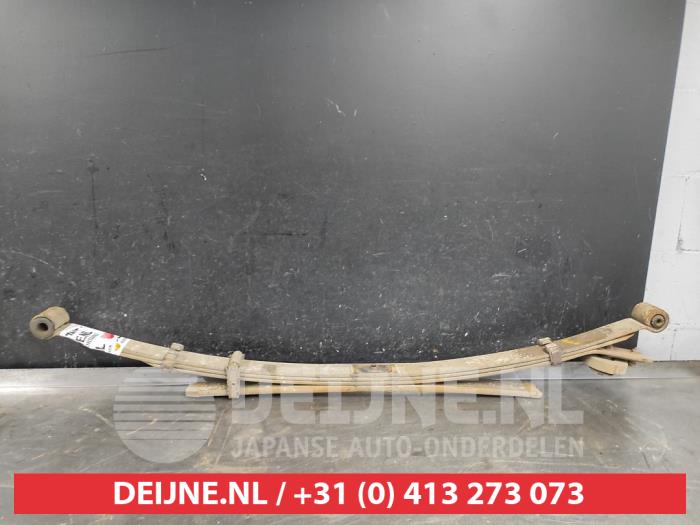 Nissan Navara Bladveer achter O586547