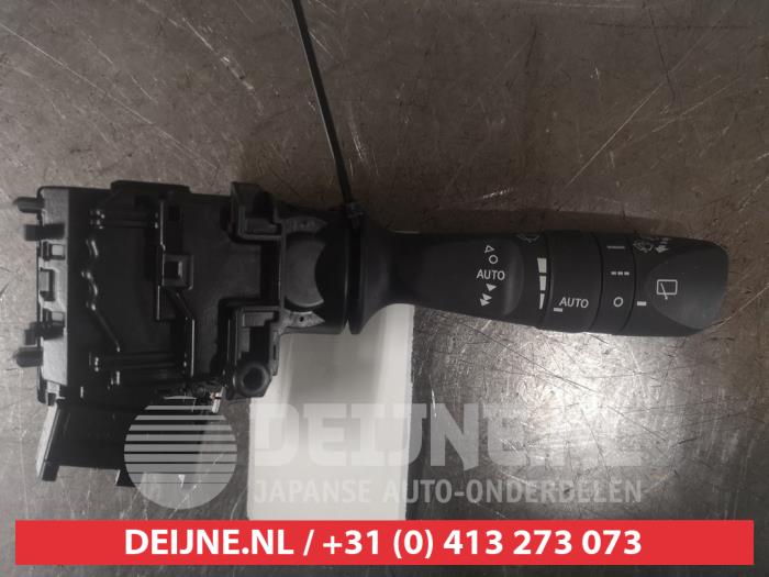 Toyota Auris Ruitenwis Schakelaar O586768