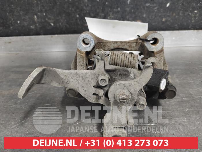 Mazda 6 Remklauw (Tang) links-achter O587072
