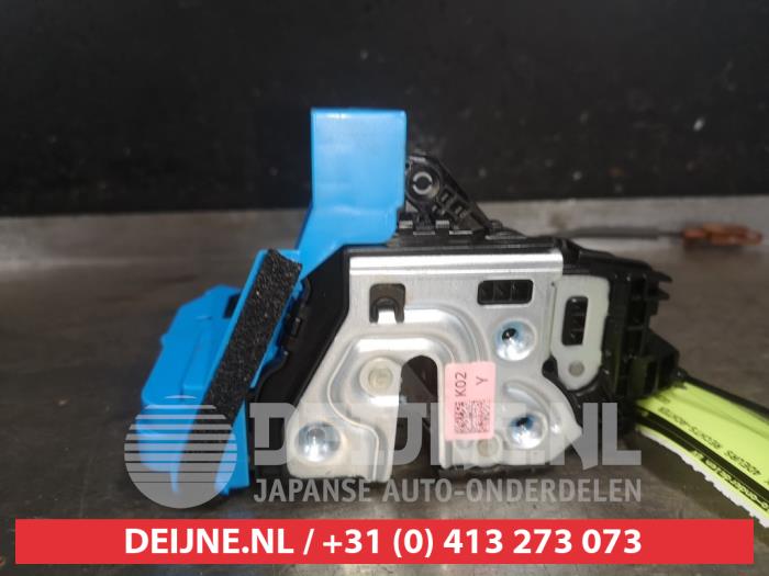 Kia Niro Rear door mechanism 4-door, right O587168