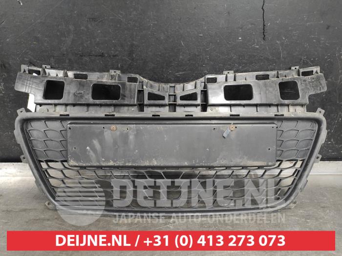 Hyundai I30 Bumper Rooster O587259