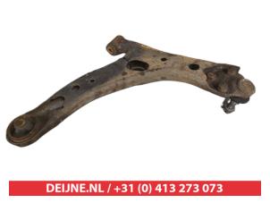 Toyota Celica Draagarm onder links-voor O587484 foto 2