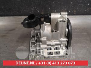 Toyota Avensis Oil pump O587829 photo 2