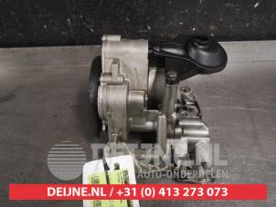 Toyota Avensis Oil pump O587829 photo 4