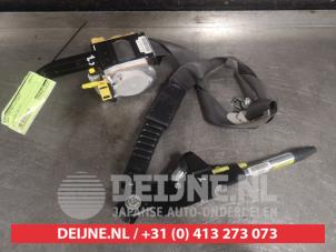 Honda Civic Front seatbelt, left O588076 photo 2