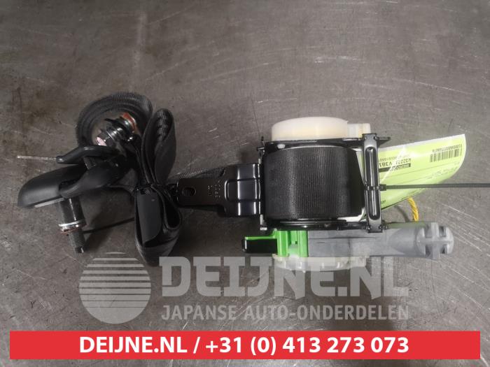 Hyundai Veloster Front seatbelt, right O588078