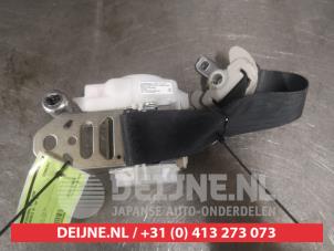 Toyota Avensis Front seatbelt, right O588090 photo 2