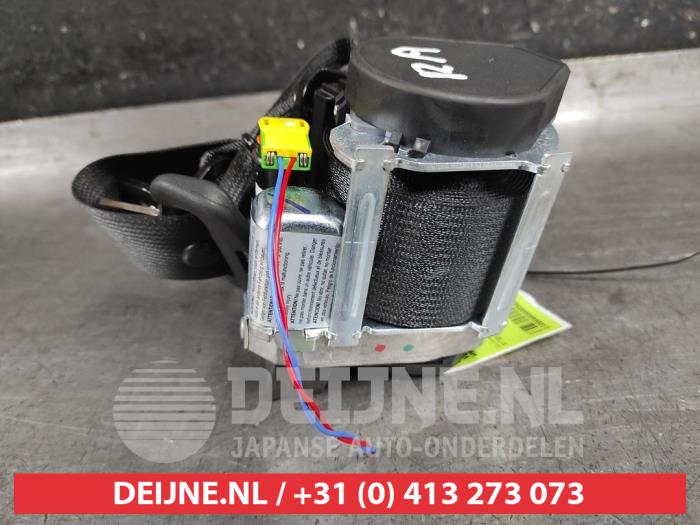 Hyundai I20 Rear seatbelt, right O588341