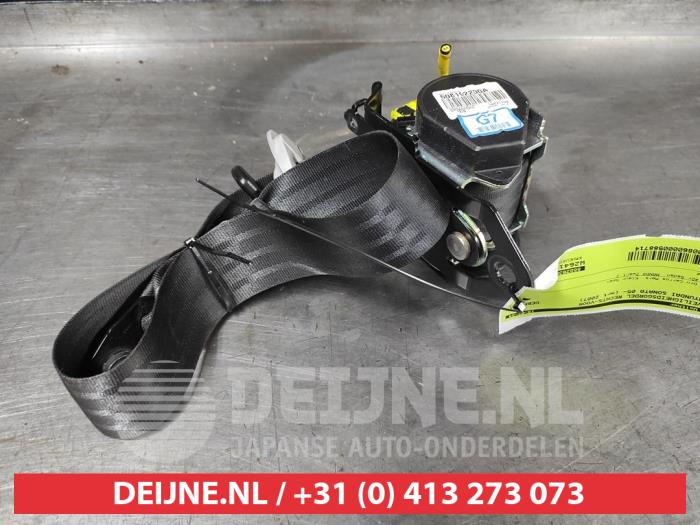 Hyundai Sonata Front seatbelt, right O588714