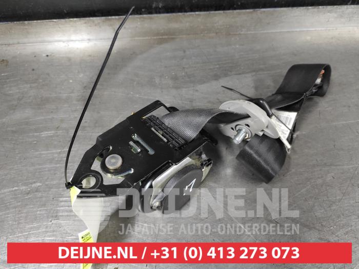 Hyundai Sonata Front seatbelt, left O588715